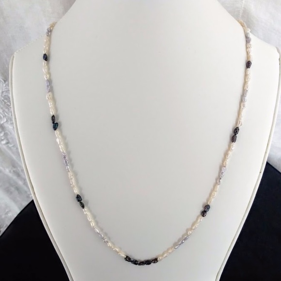 Freshwater Pearl Necklace - Picture 6 of 8